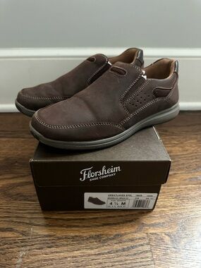 Florsheim boys slip on brown loafer shoes Size 4.5 M